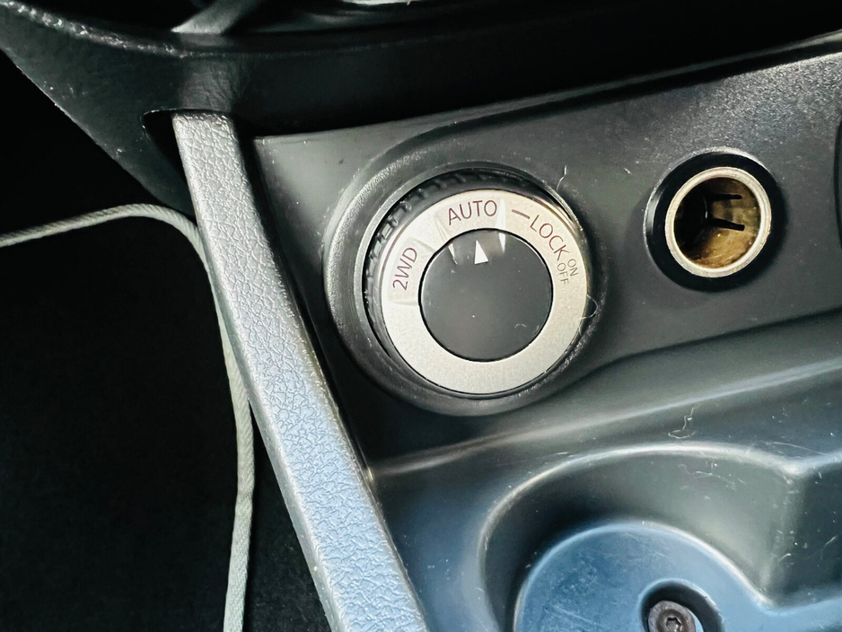 2014 Dacia Duster - image 6