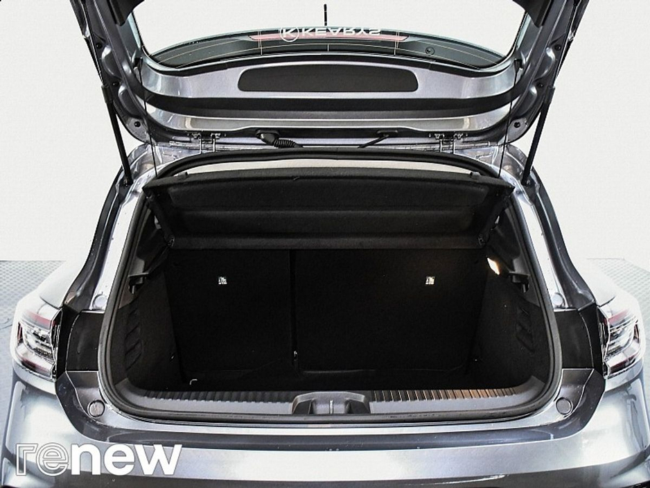 2025 Renault Clio - image 12