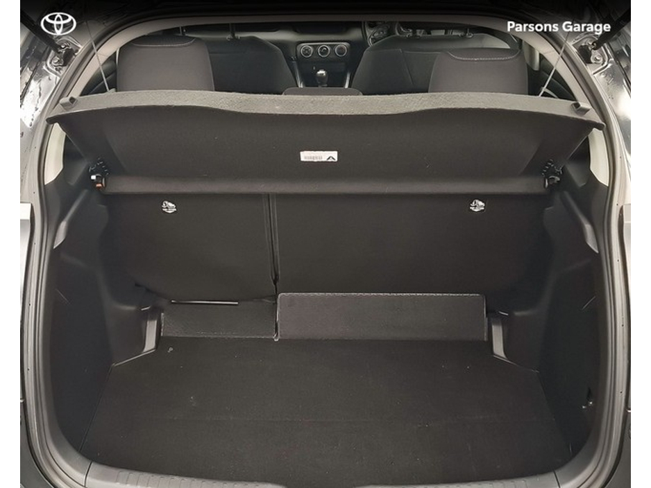 2024 Toyota Yaris - image 14