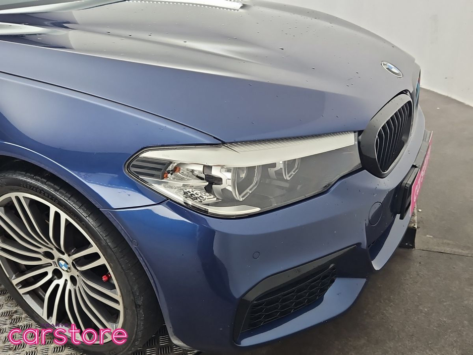 2018 BMW 5 Series - image 19