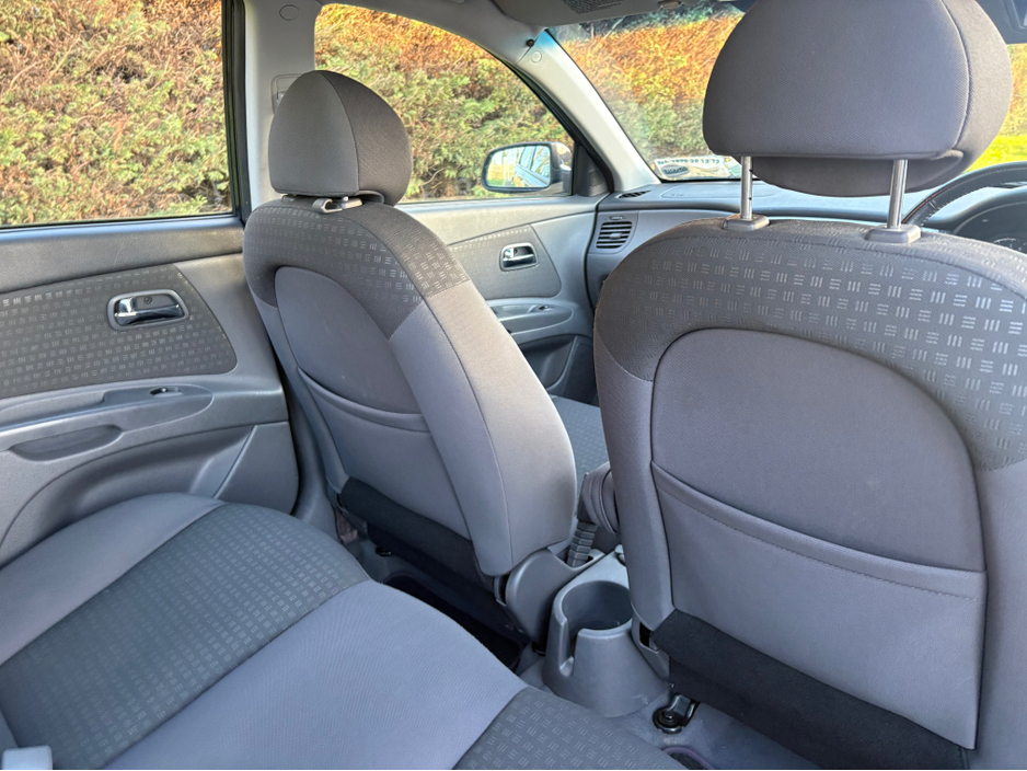 2008 Kia Rio - image 10