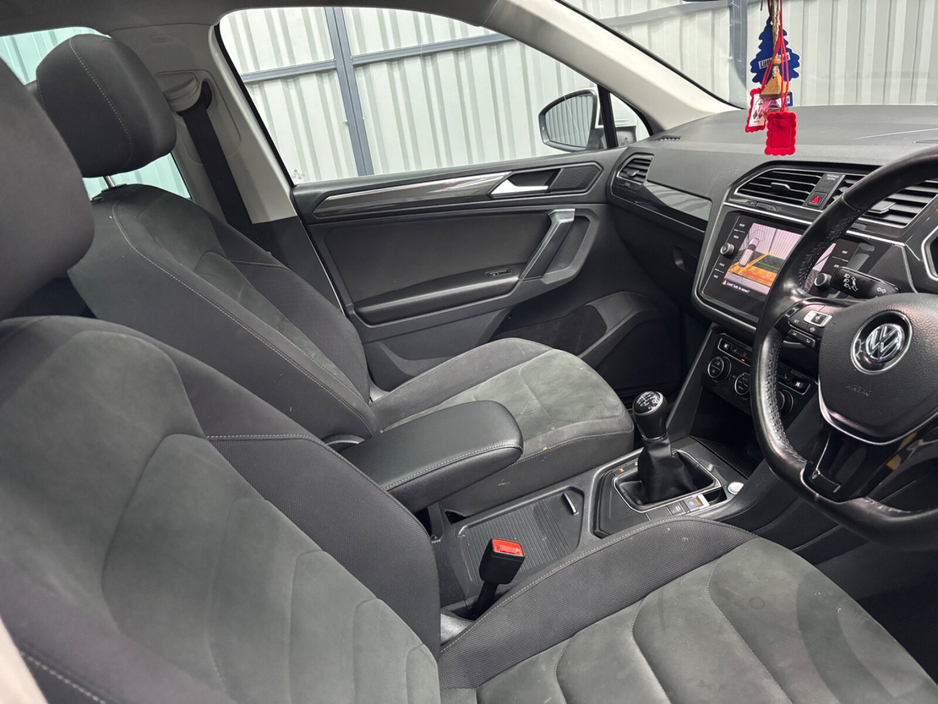 2019 Volkswagen Tiguan - image 5