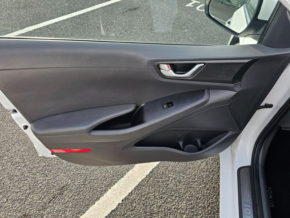 2018 Hyundai Ioniq FULL E V, 200 KM RANGE, FULL DEALER HISTORY, NEW NCT, FINANCE, WARRANTY, 5 STAR REVIEWS €9,995