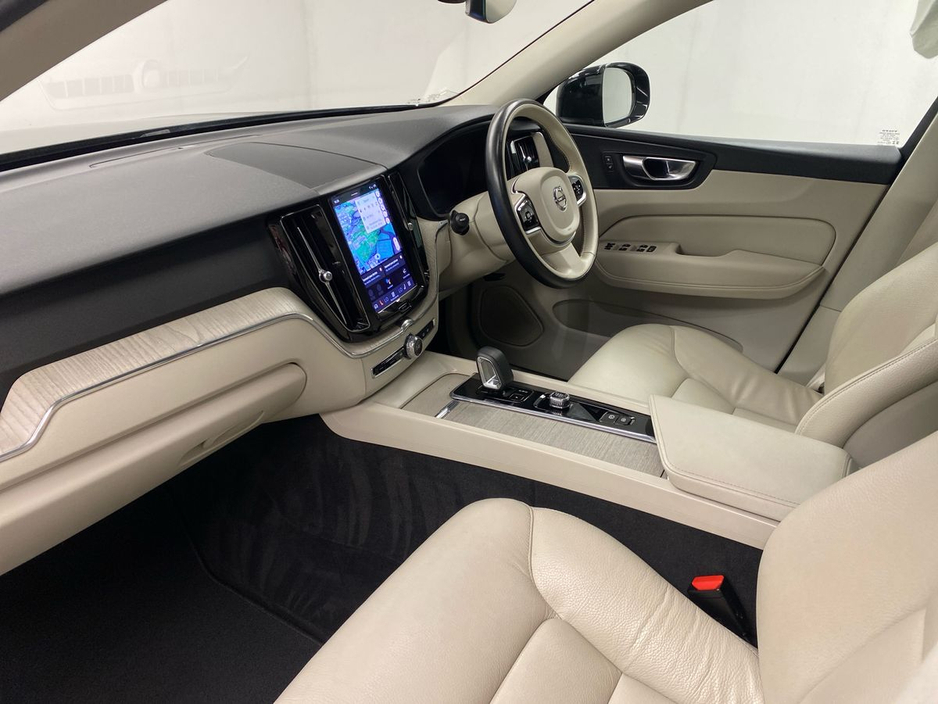 2023 Volvo XC60 - image 2