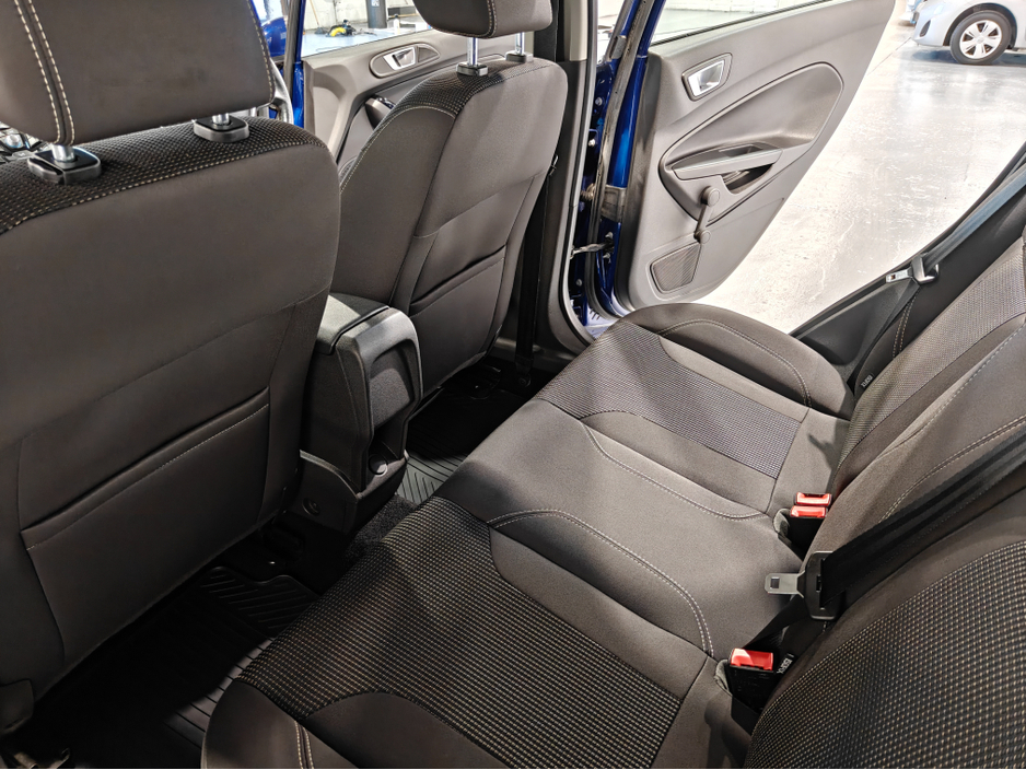 2017 Ford Fiesta - image 16
