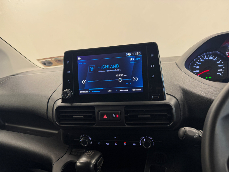 2022 Peugeot Partner  €18,500