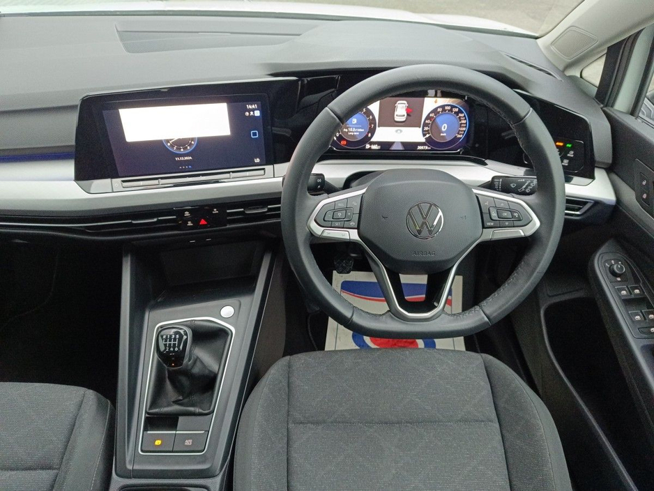 2024 Volkswagen Golf - image 14