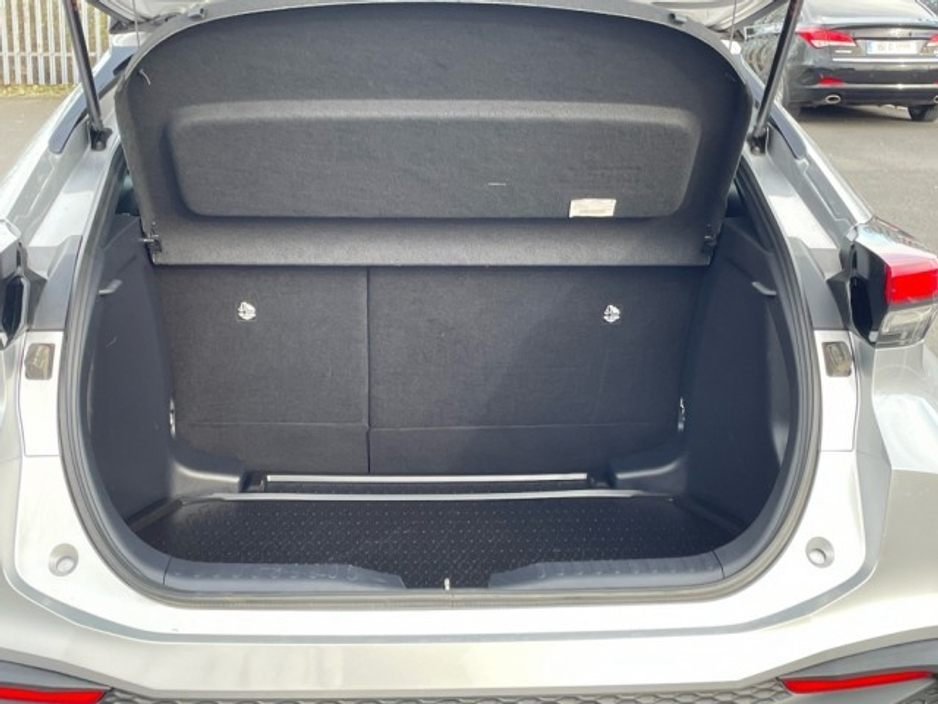 2024 Toyota C-HR - image 8