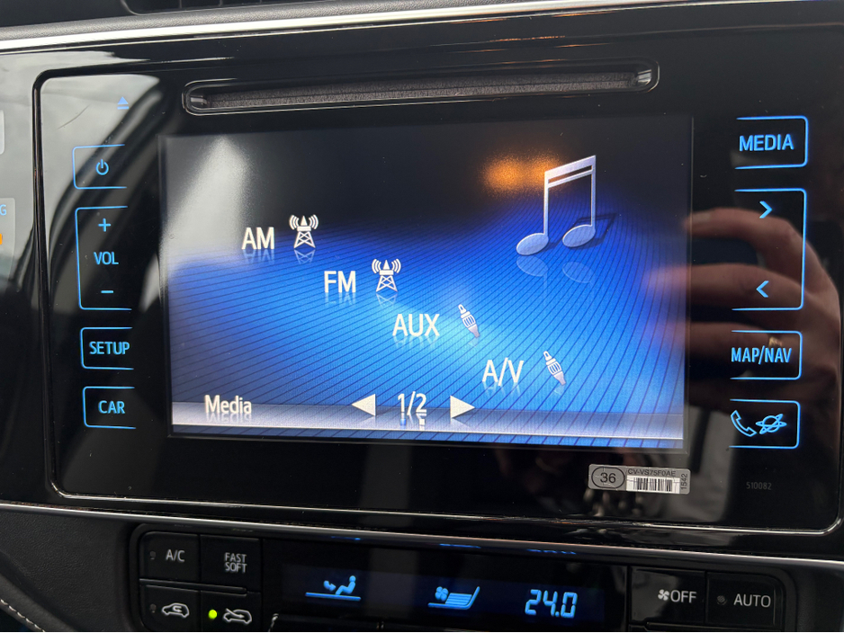 2017 Toyota Auris HYBRID LUNA *Full Toyota Service History…AA Approved…Irish Car* €13,950