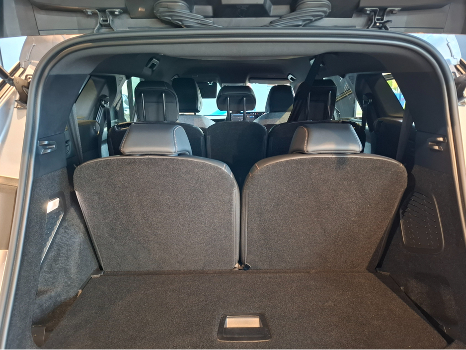 2026 Peugeot 5008 ALLURE 73KWH 210BHP 4DR €51,950