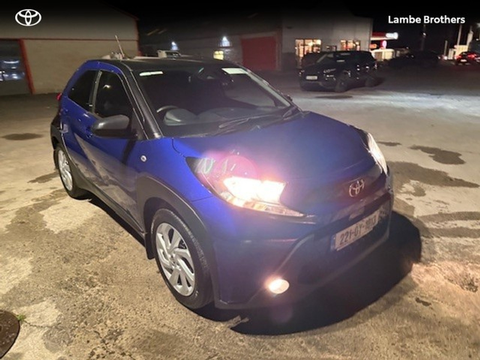 2022 Toyota Aygo - image 4