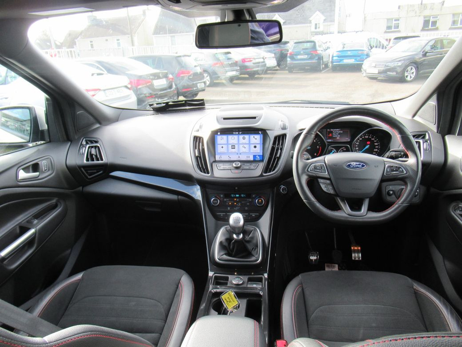 2019 Ford Kuga - image 14