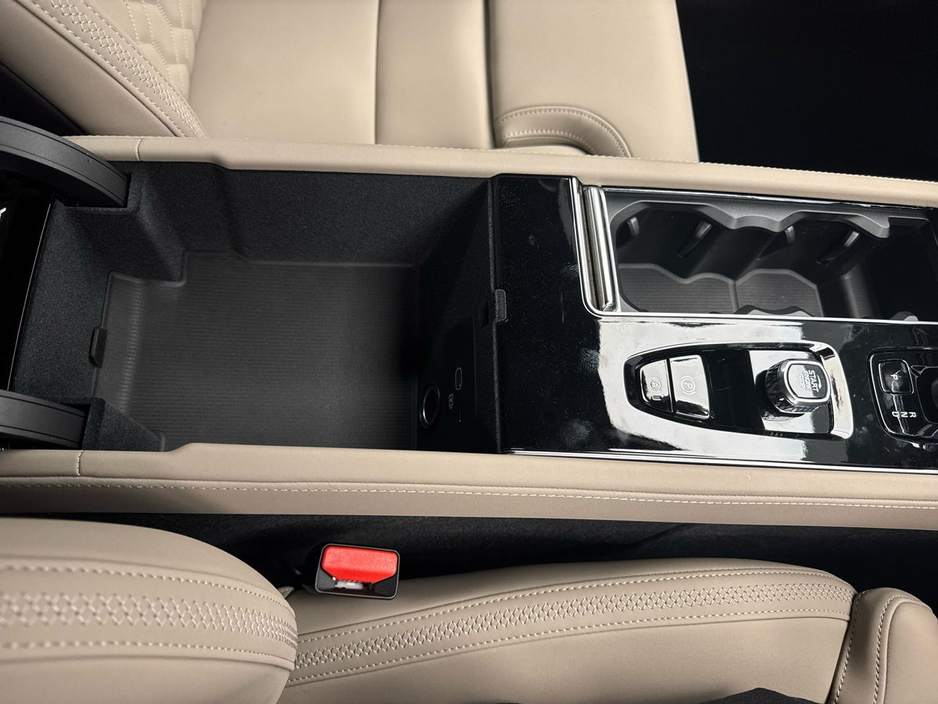 2026 Volvo XC90 - image 21