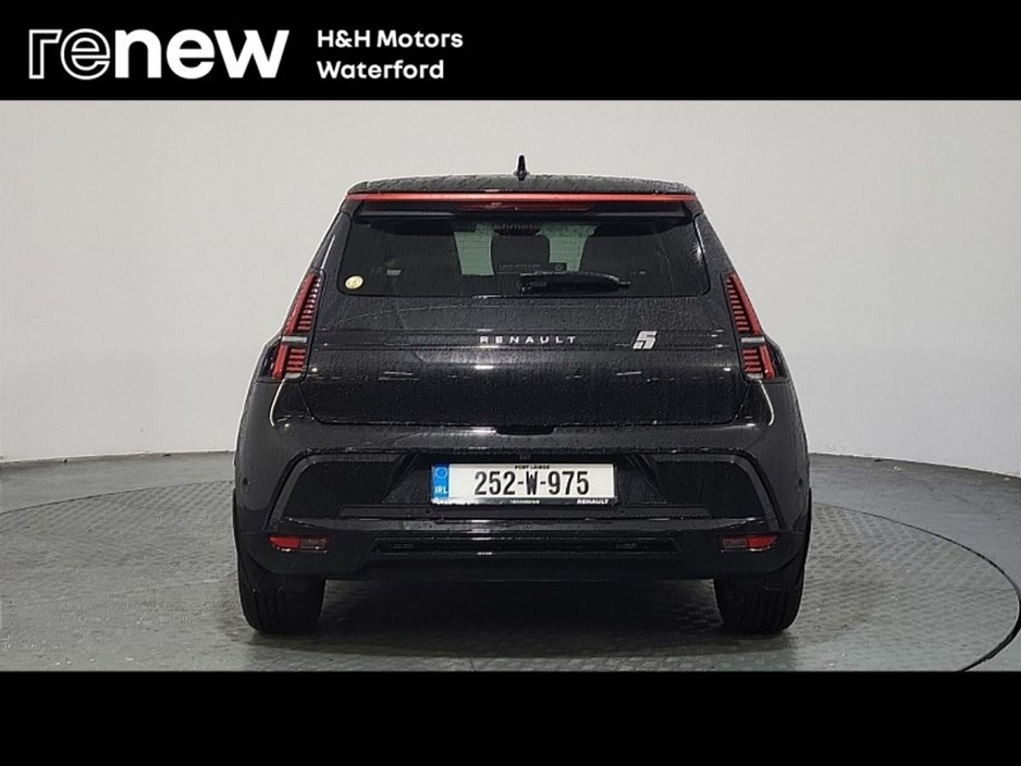 2025 Renault 5 - image 10