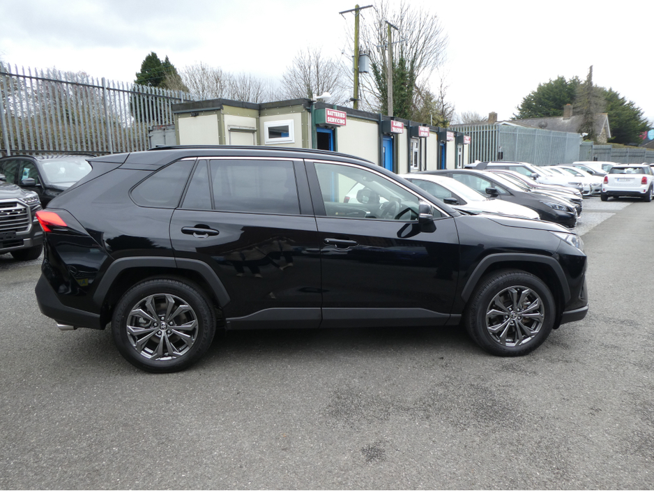 2025 Toyota Rav4 - image 9