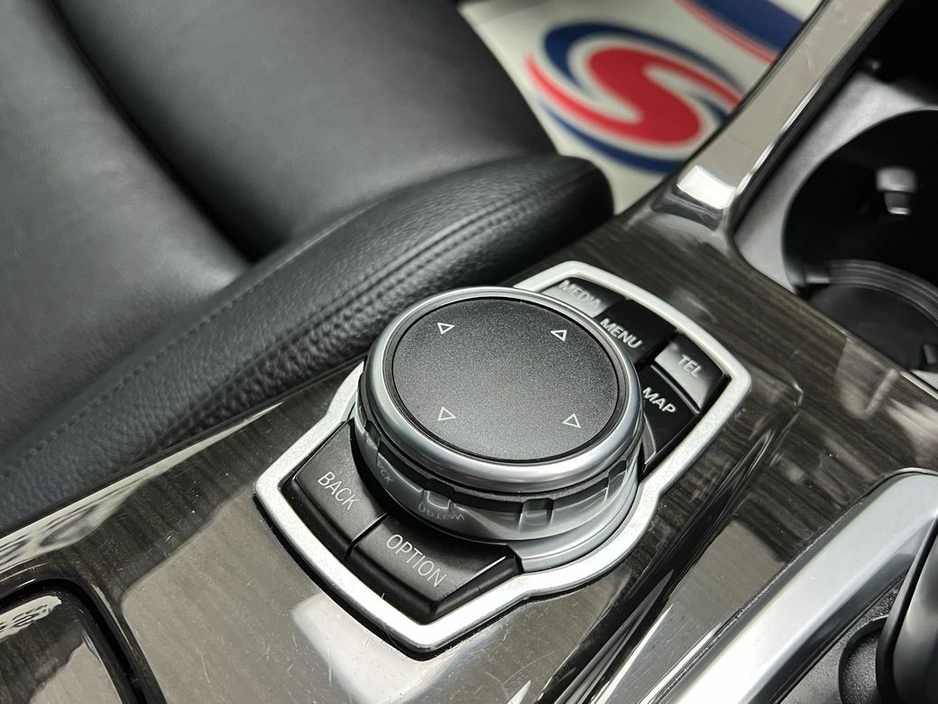 2016 BMW 5 Series - image 43