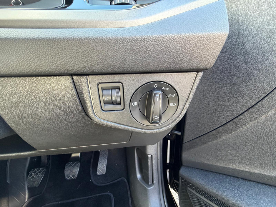 2018 Volkswagen Polo - image 38