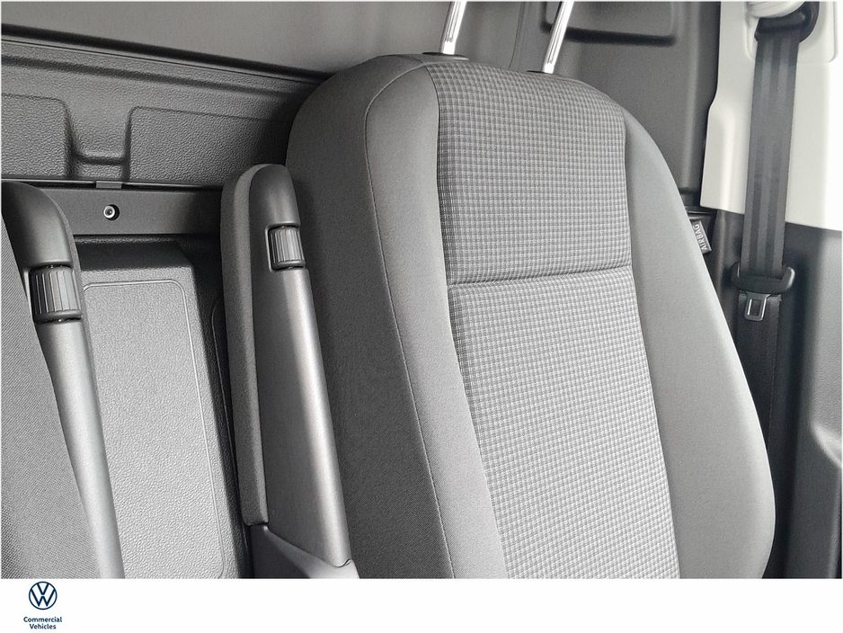 2025 Volkswagen Caddy - image 28