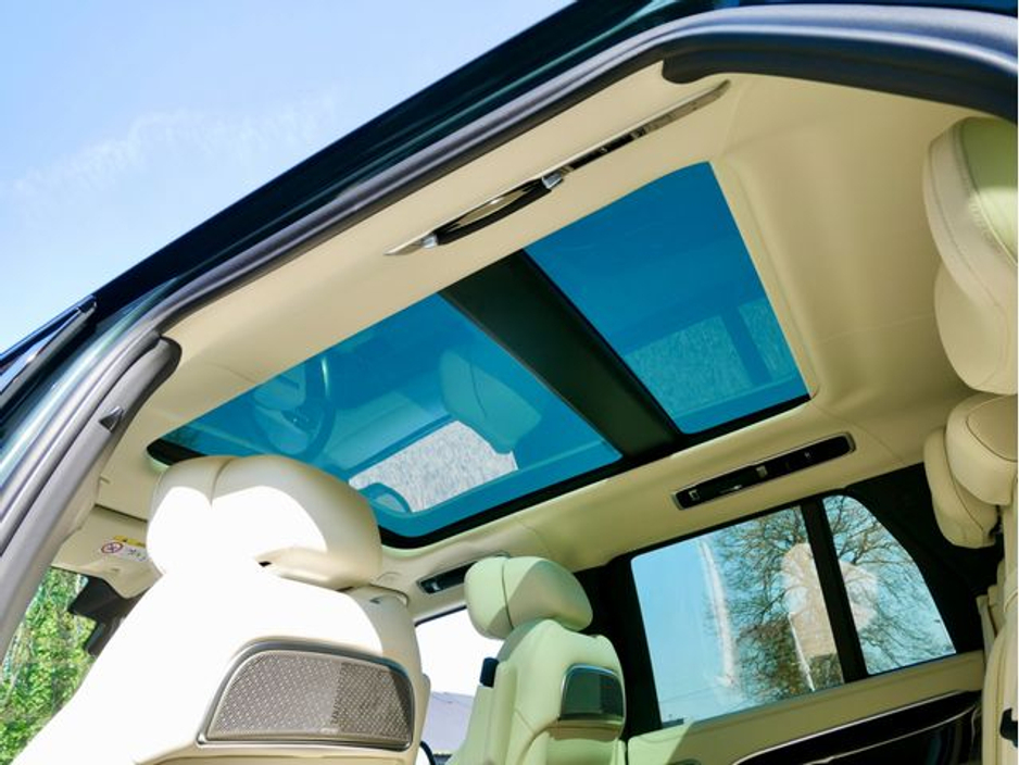 2025 Land Rover Range Rover - image 27