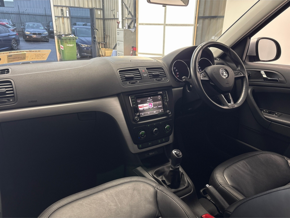 2016 Skoda Yeti OUTDOOR 2.0 TDI**TOUCHSCREEN BLUETOOTH MEDIA**MULTIFUNCTIONAL STEERING WHEEL**HEATED LEATHER SEATS**CRUISE CONTROL**PARKING SENSORS**AIR CONDTIONING**ELECTRIC WINDOWS **ISOFIX**FINANCE AVAILABLE** €11,995