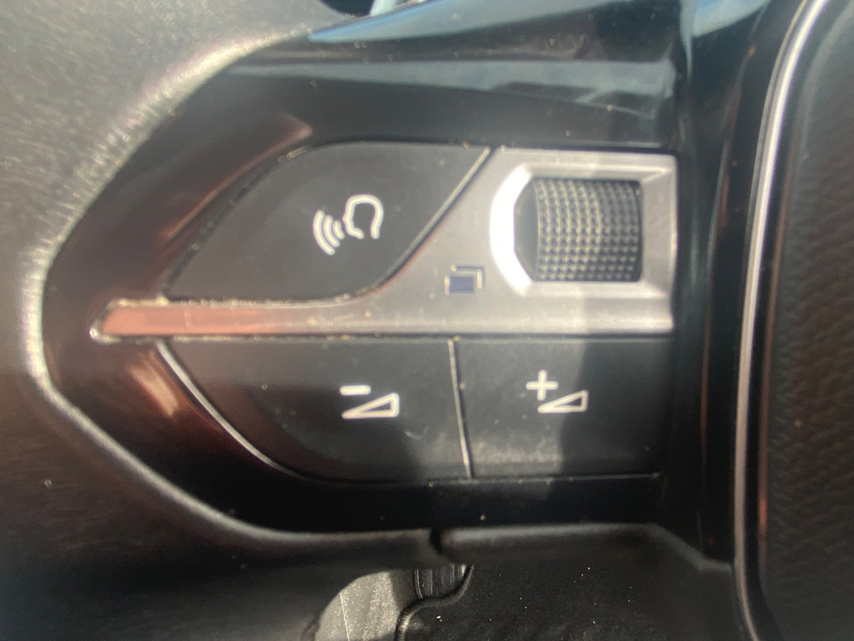 2019 Peugeot 3008 - image 20