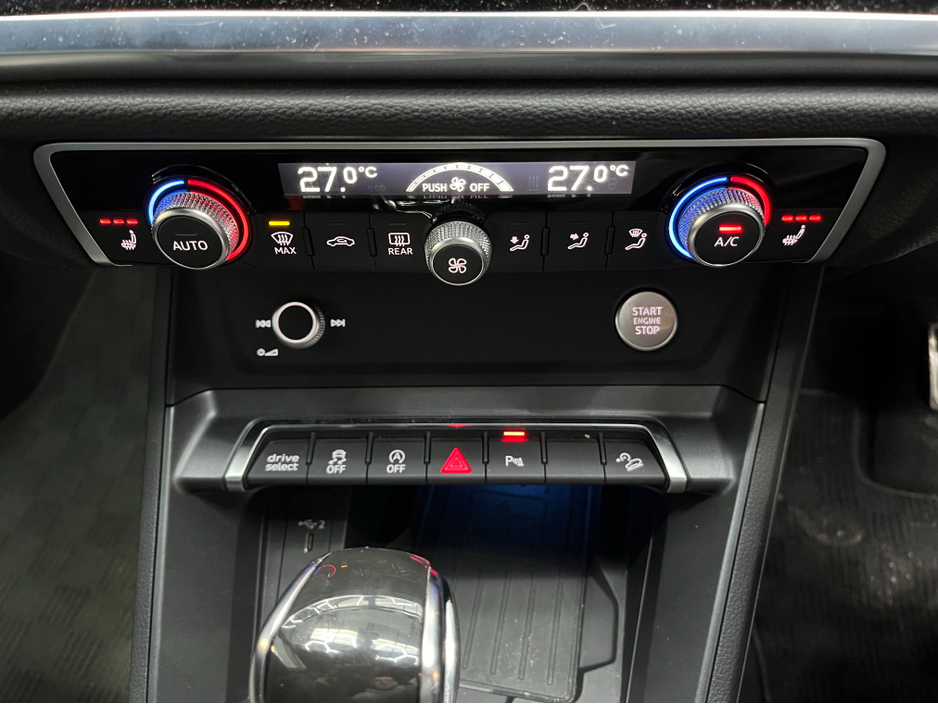 2020 Audi Q3 2020 AUDI Q3 35TDI QUATTRO S LINE 2.0 AUTOMATIC / CRUISE CONTROL / 360° PARKING CAMERA / ELECTRIC HEATED SEATS / PADDLE SHIFTERS