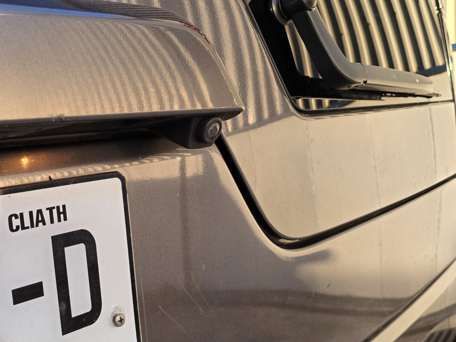 2014 Land Rover Discovery - image 28