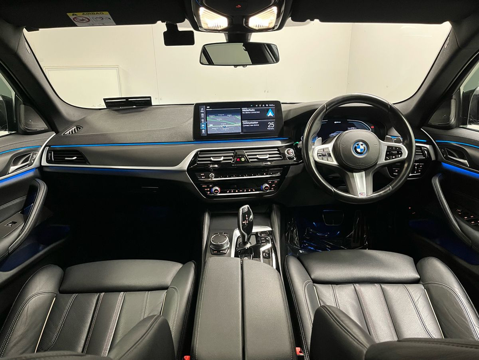2023 BMW 5 Series - image 2