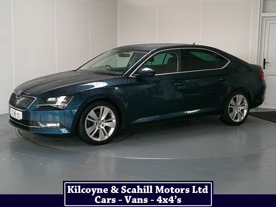 2017 Skoda Superb - image 3