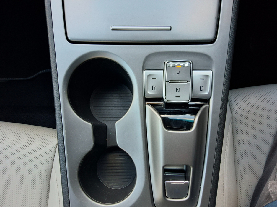 2022 Hyundai Kona PREMIUM 64kW ** Long Range Battery** €21,950