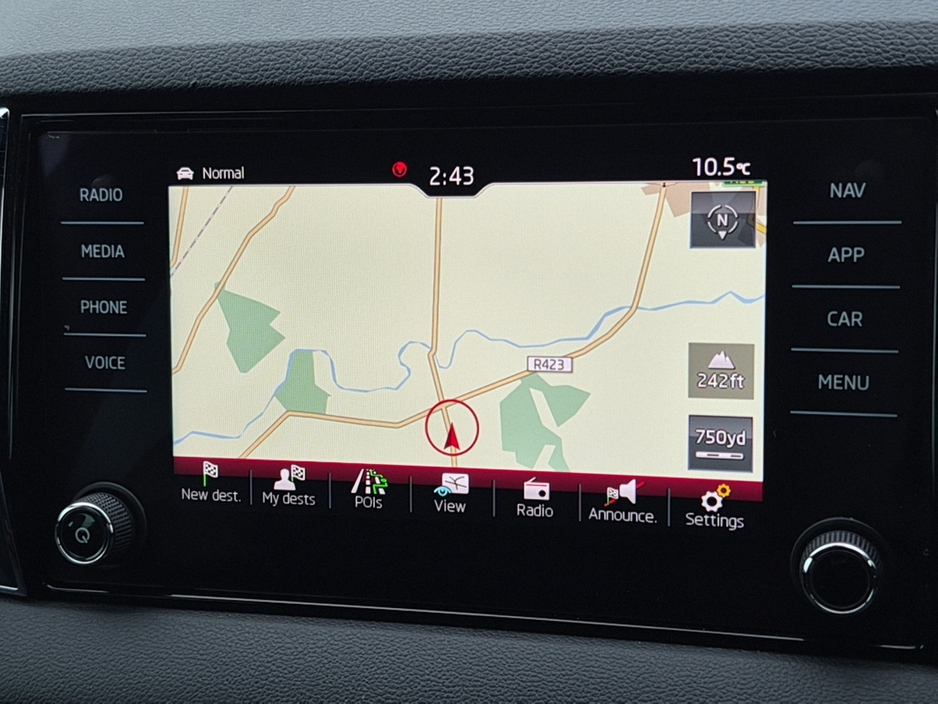 2019 Skoda Karoq - image 25