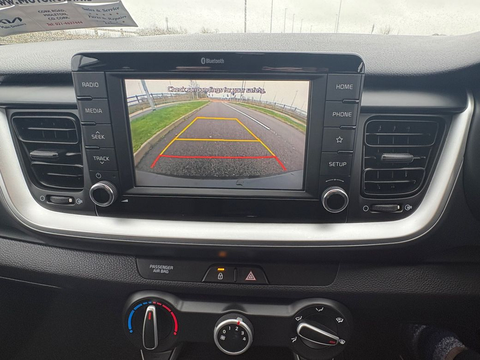 2020 Kia Stonic - image 10