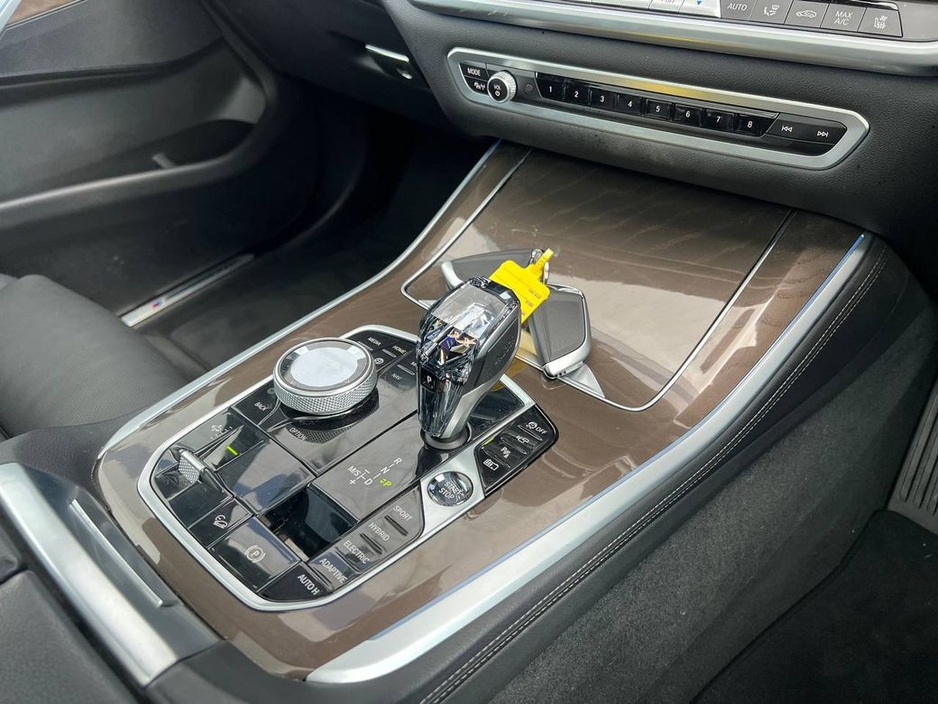 2022 BMW X5 - image 13
