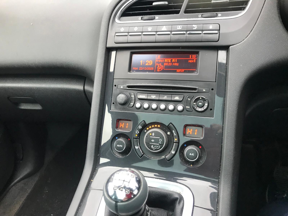 2017 Peugeot 5008 FAMILY 1.6 BLUE HDI 120 L LEATHER €7,950