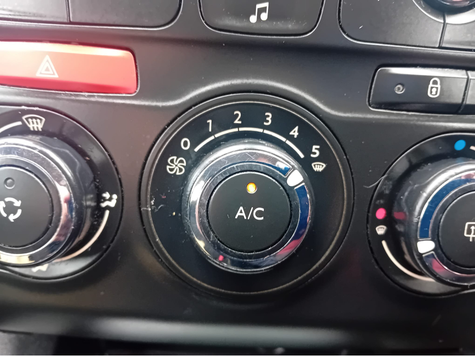 2012 Citroen C4 - image 16