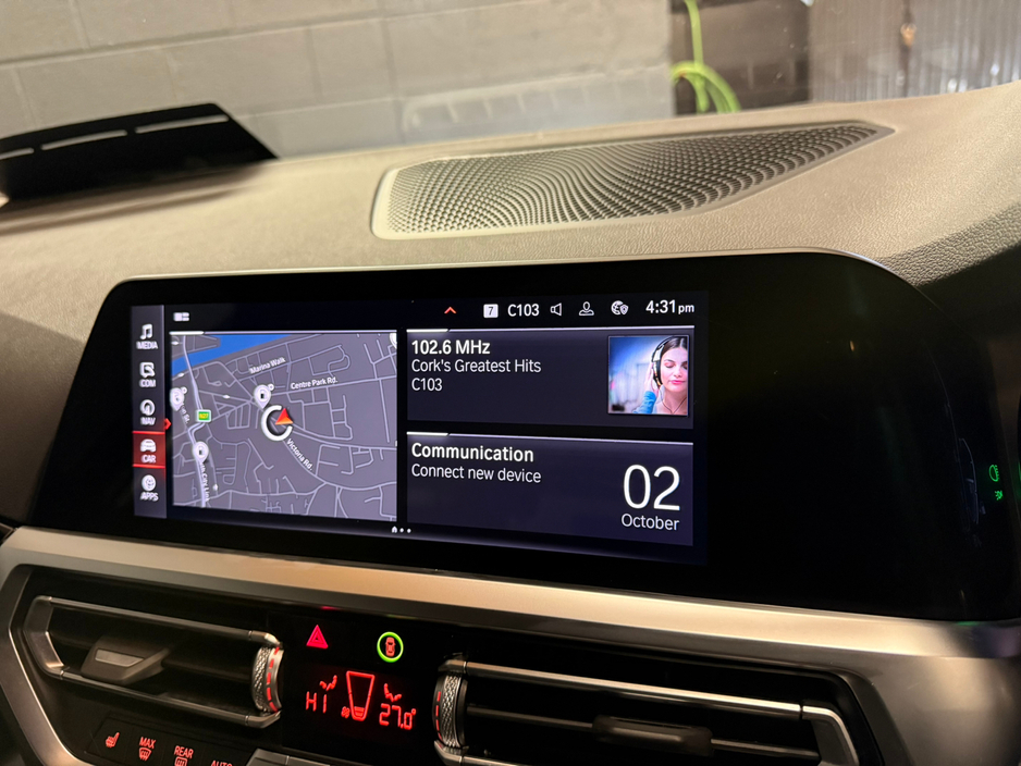 2022 BMW 3 Series - image 11