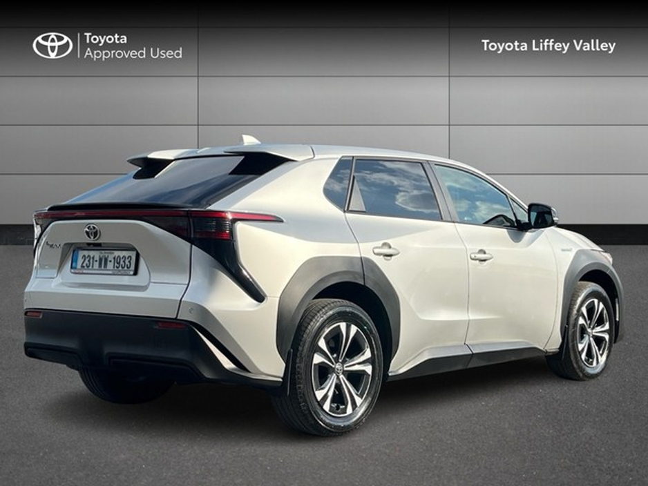 2023 Toyota bZ4X - image 2