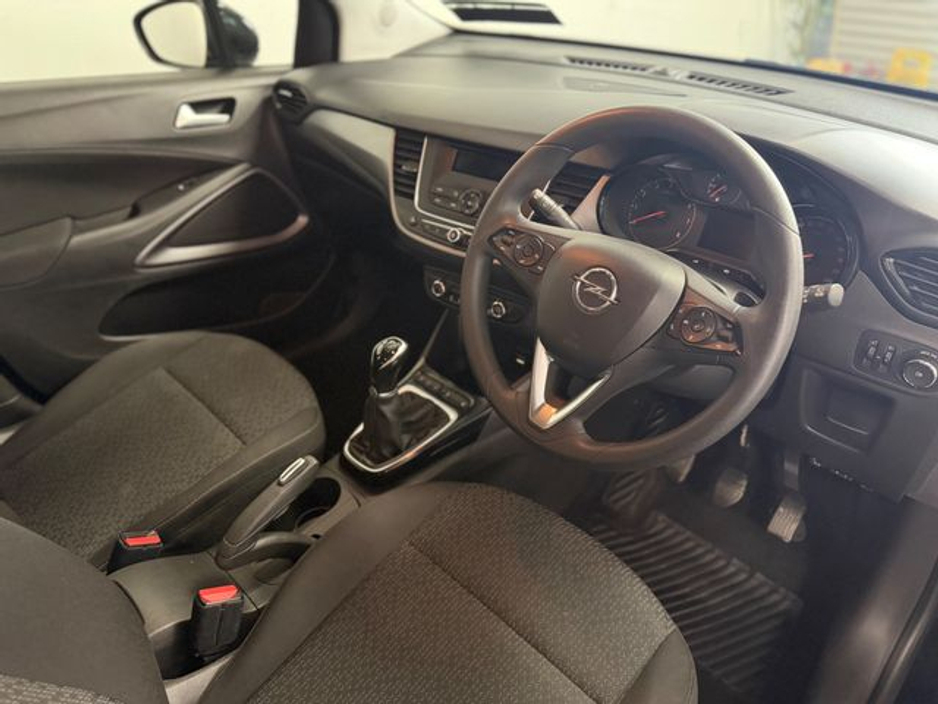 2021 Opel Crossland - image 7