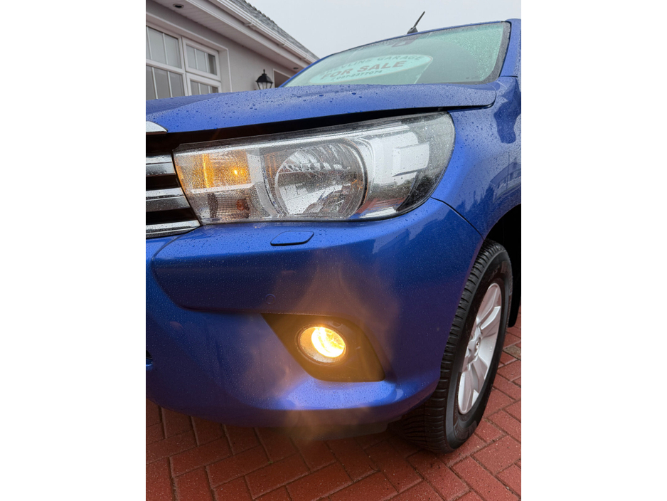 2020 Toyota Hilux - image 23