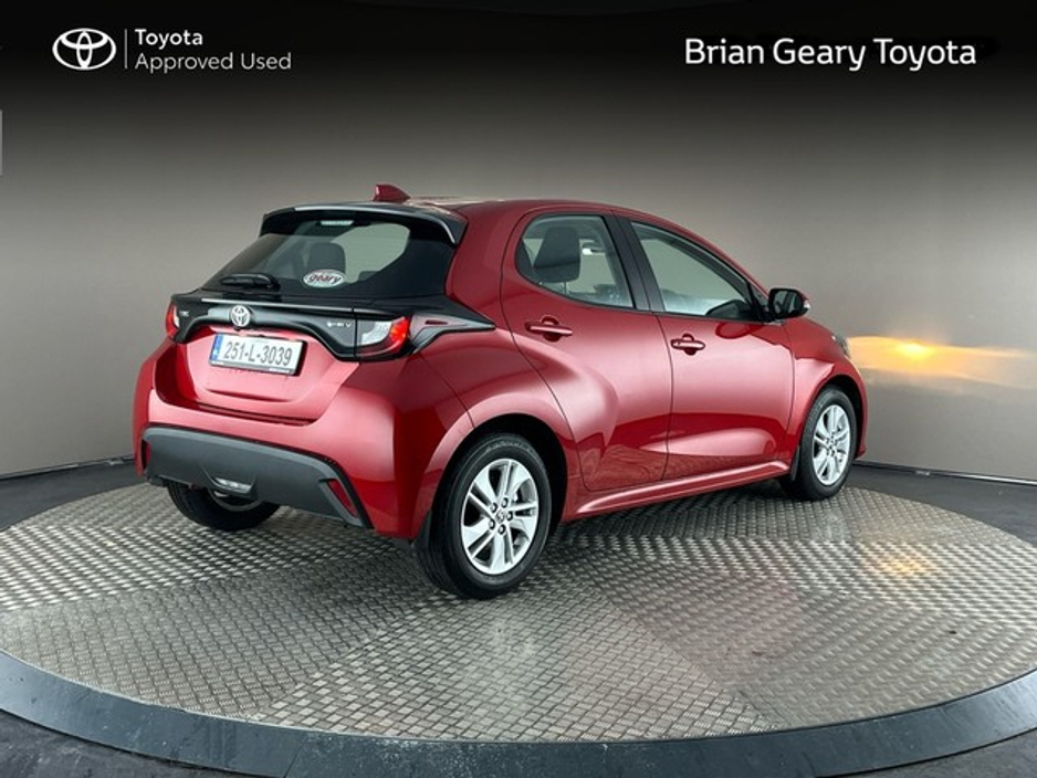 2025 Toyota Yaris HYBRID LUNA €26,950