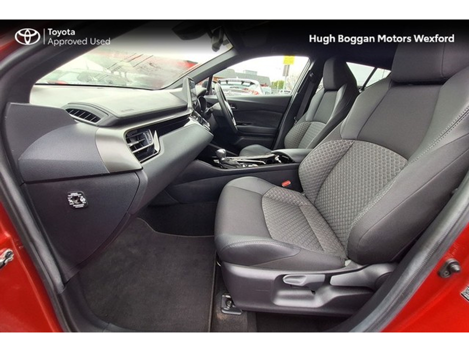 2022 Toyota C-HR - image 6