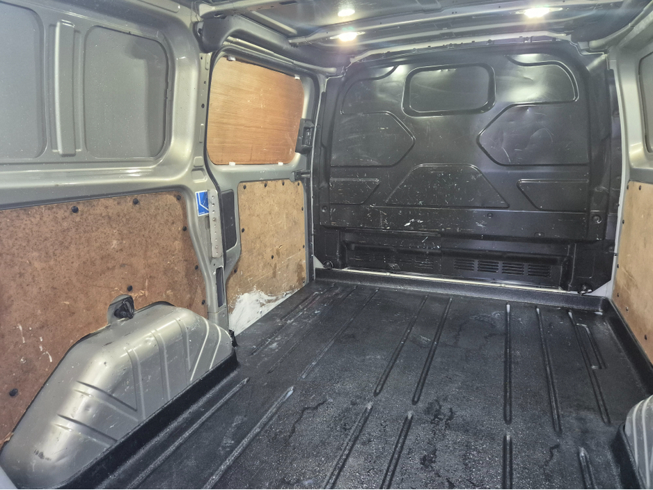 2015 Ford Transit Custom 100PS 270 SWB L4 LR 4DR €9,950