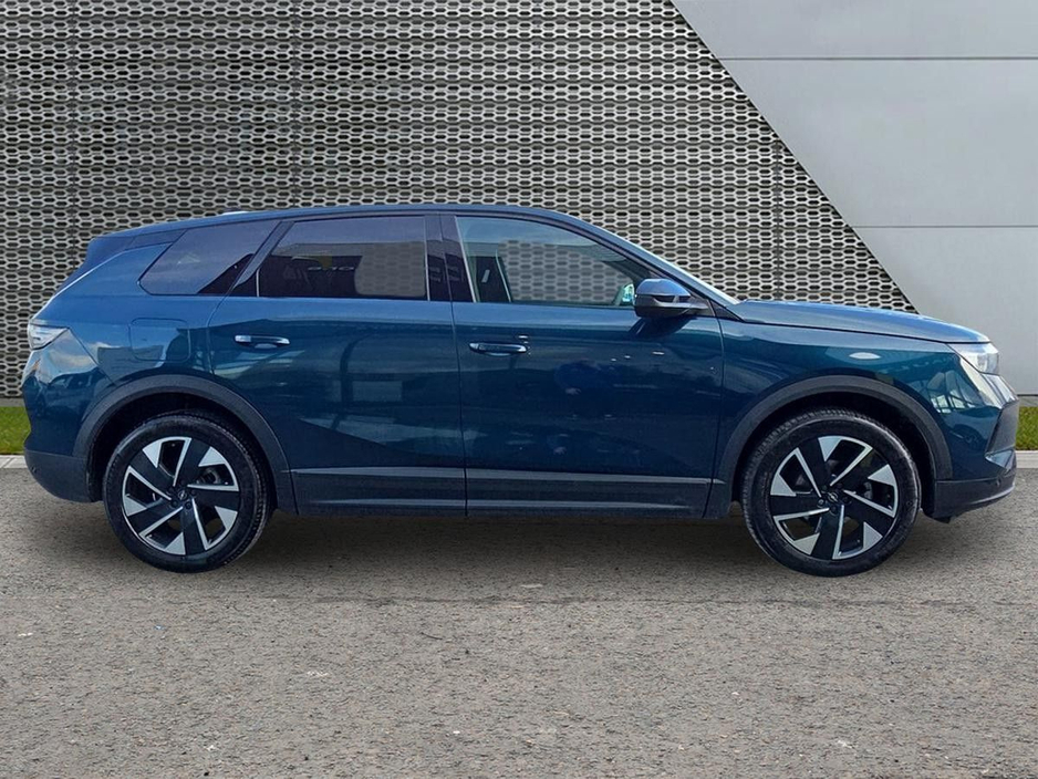 2025 Opel Grandland - image 6