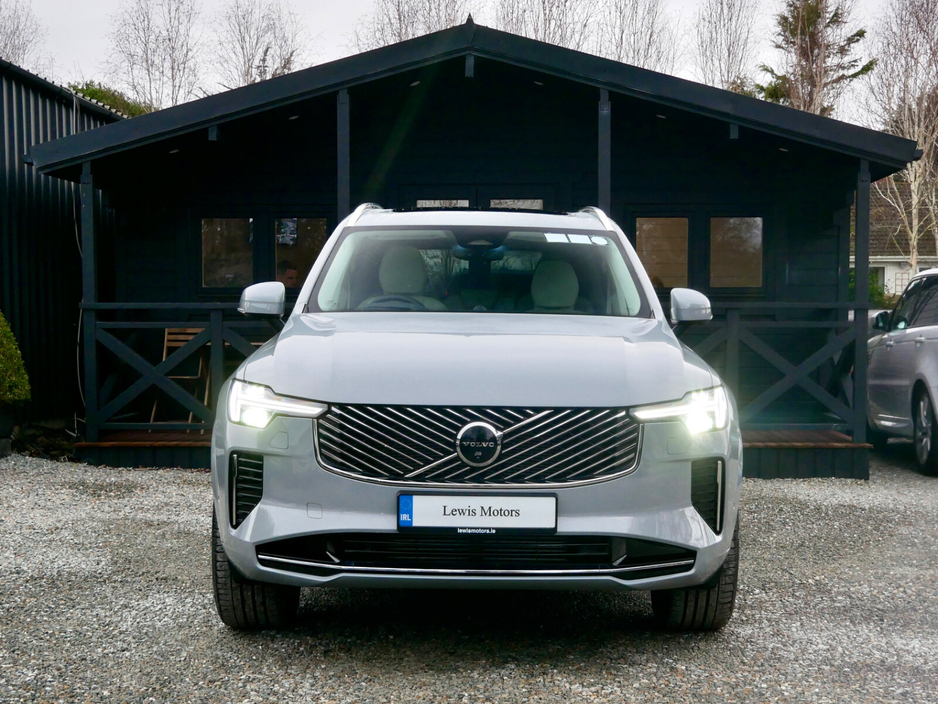 2025 Volvo XC90 T8 PHEV AWD Ultra Bright
