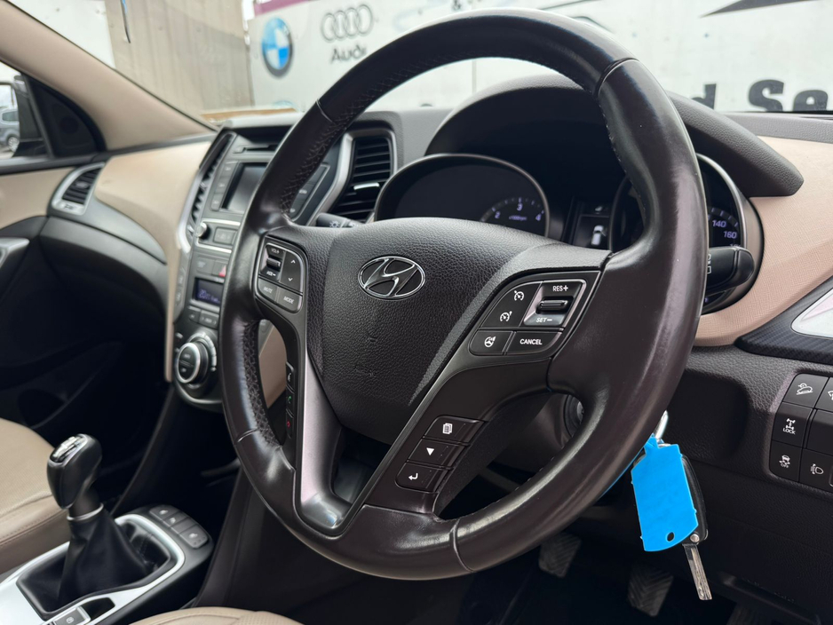 2016 Hyundai Santa Fe - image 23