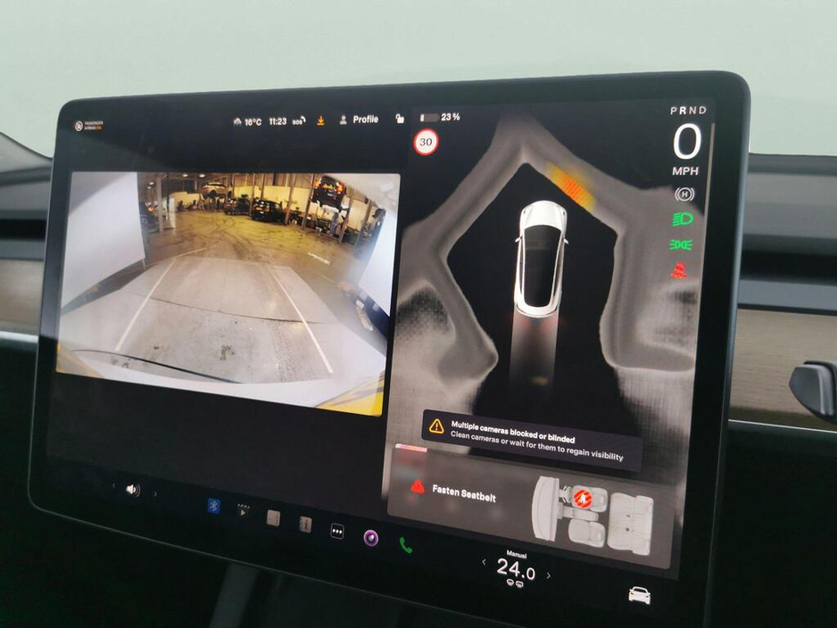 2023 Tesla Model 3 - image 8