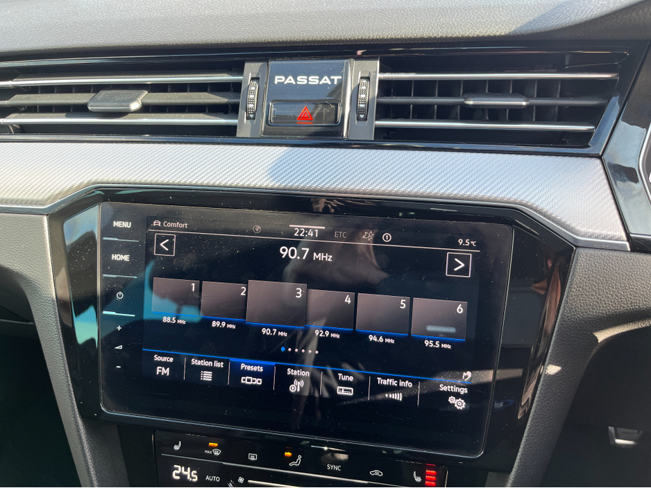 2021 Volkswagen Passat - image 20