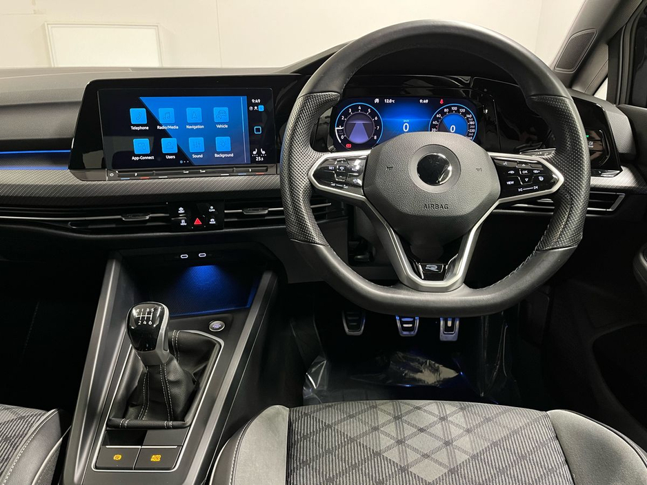 2022 Volkswagen Golf - image 14