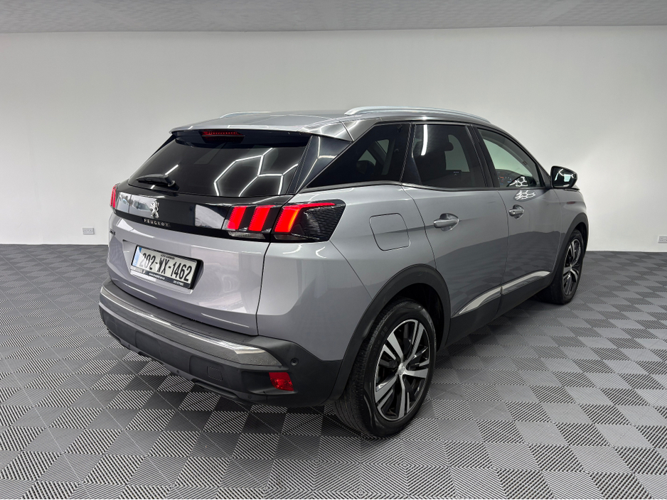 2020 Peugeot 3008 - image 6