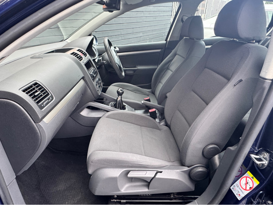 2007 Volkswagen Golf - image 12